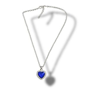 COLLIER ÉLÉGANCE OCÉANE – FORMAT MINI PENDENTIF CŒUR
BLEU INSPIRATION TITANIC
