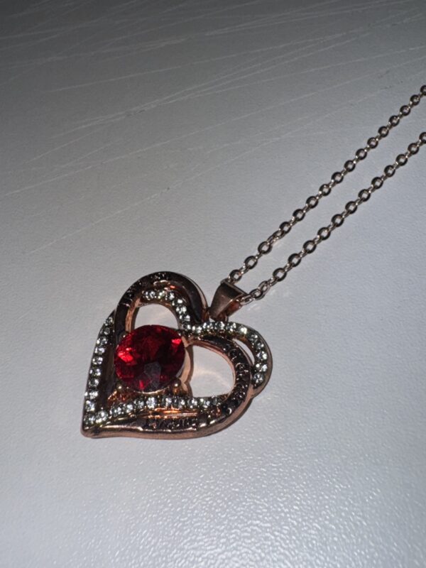 Collier Cœur Élégance "Titanic" - Cristal Rouge Passion – Image 2